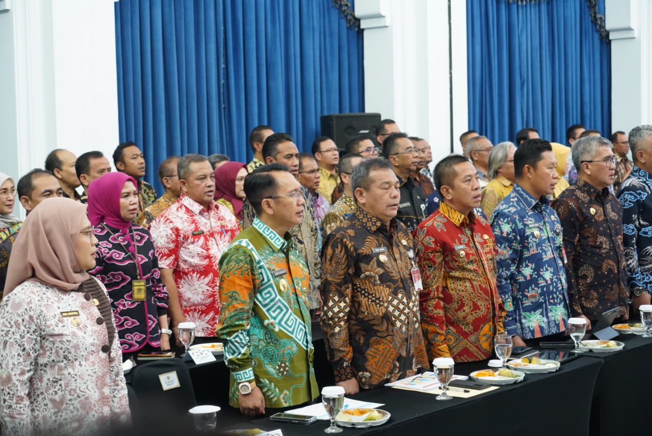 id10073_240719092957_pjbupatibekasisinkronisasikanindikatorstrategispembangunanbersamakepaladaerahsejabar.png