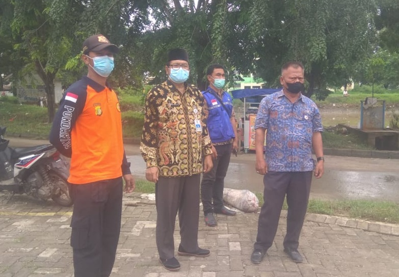 Dinsos Kabupaten Bekasi Distribusikan Bahan Pangan untuk Dapur Umum di Lokasi Banjir Dinsos Kabupaten Bekasi Distribusikan Bahan Pangan untuk Dapur Umum di Lokasi Banjir