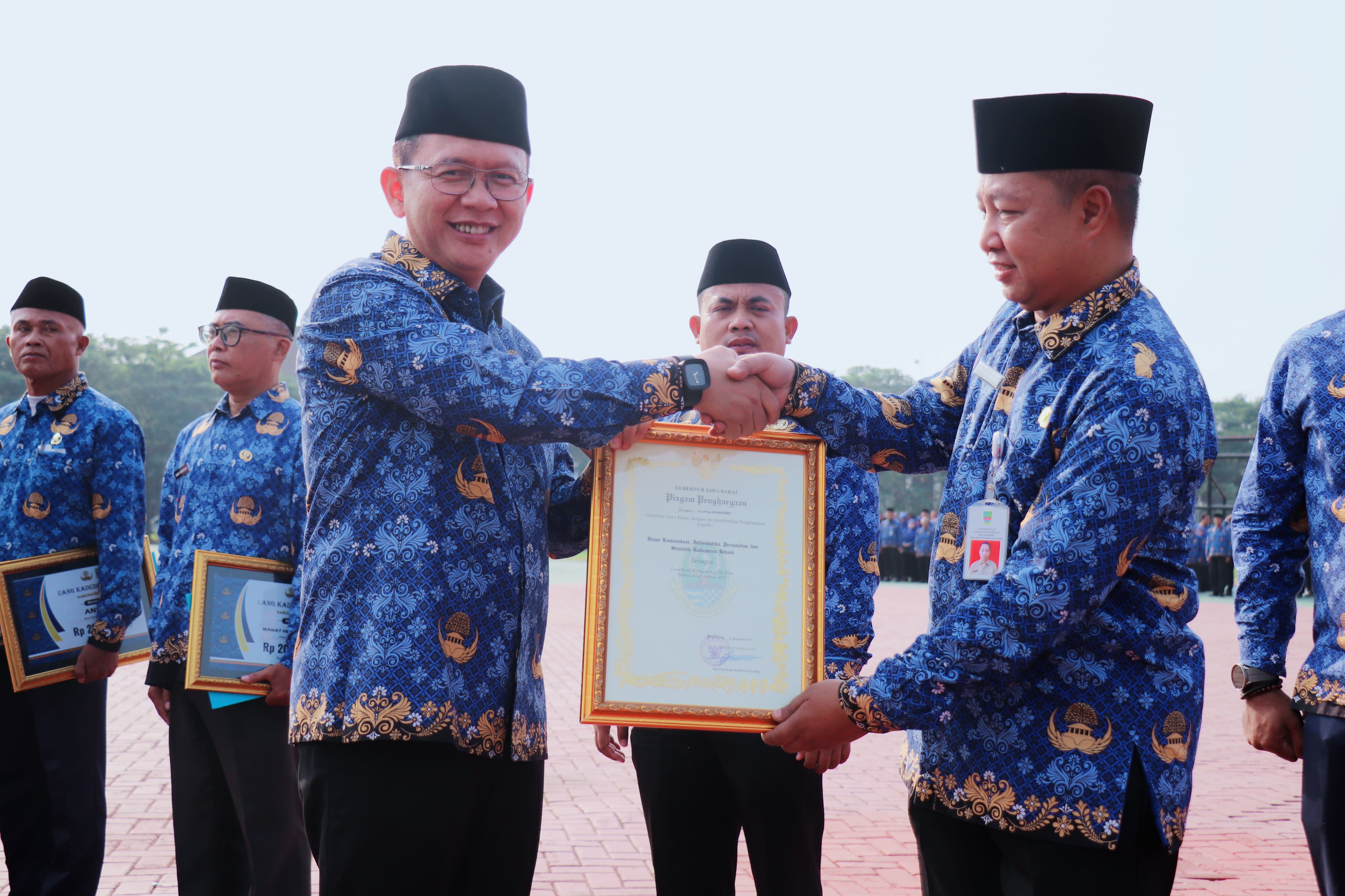 Raih Humas Jabar Award, Pj Bupati Bekasi Dani Ramdan Apresiasi Divisi ...