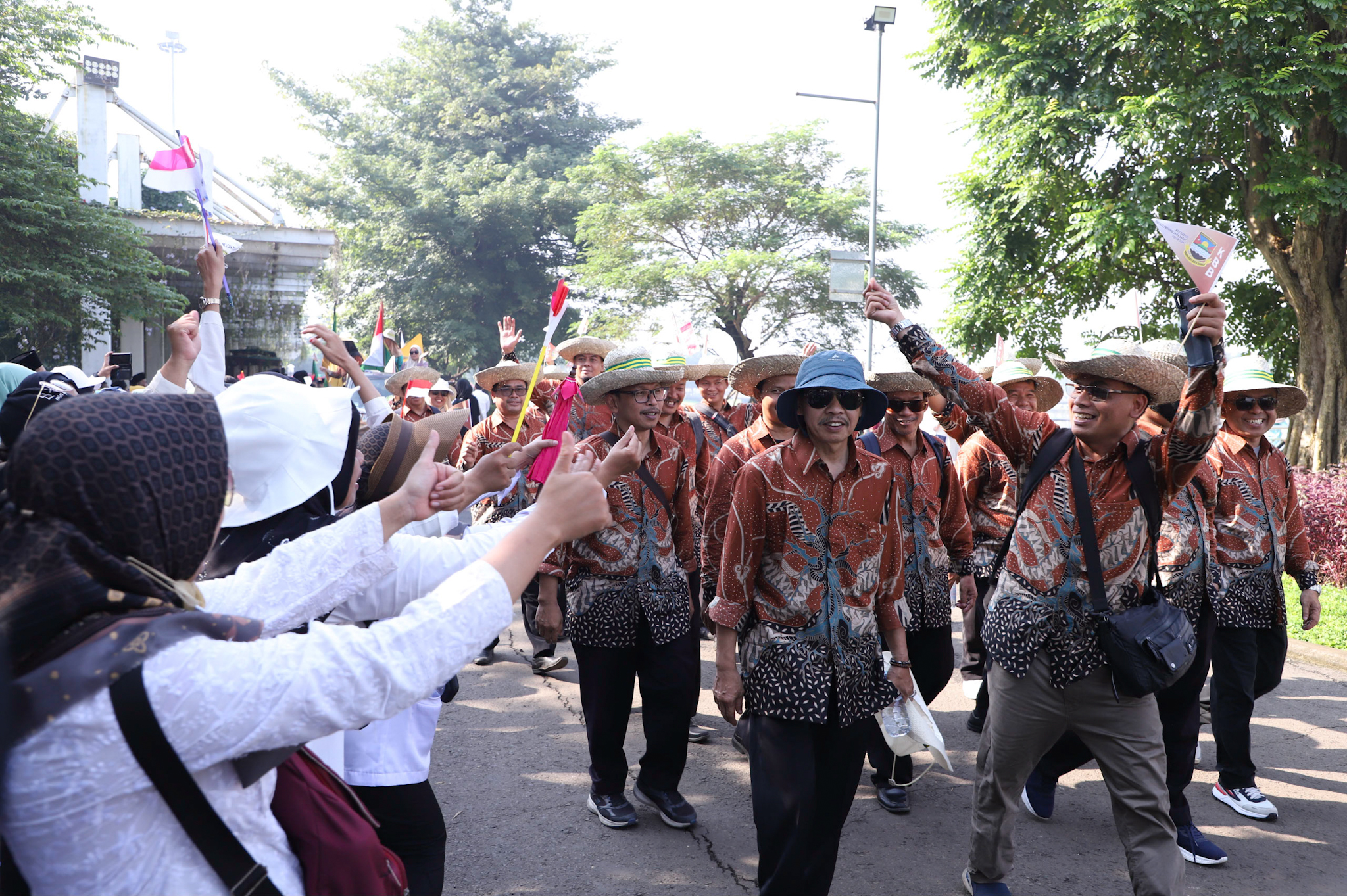 Kafilah MTQ Dari 27 Kabupaten/Kota Ikuti Pawai Ta'aruf