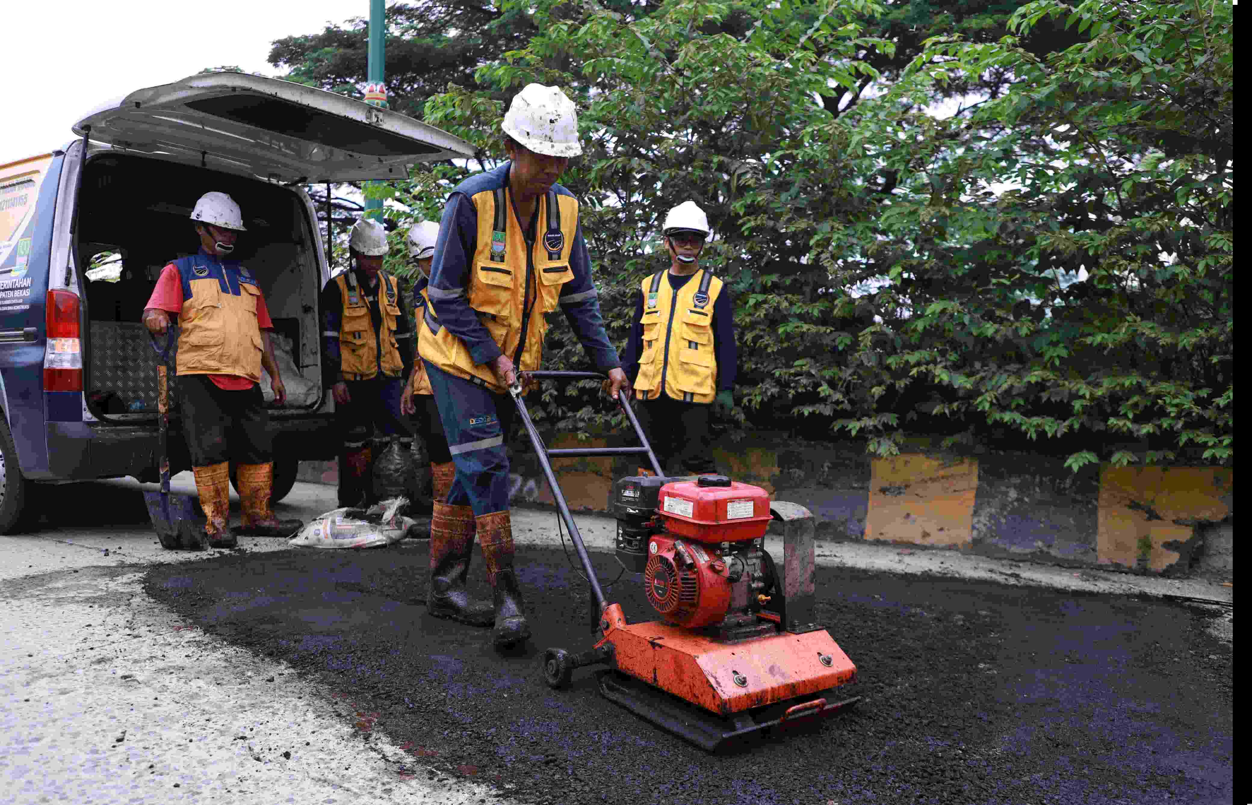Perbaikan jalan 2